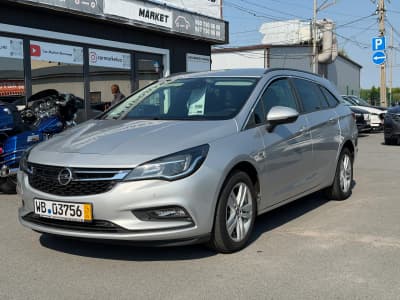 Opel Astra — фото 1
