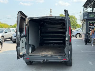 Opel Vivaro — фото 8
