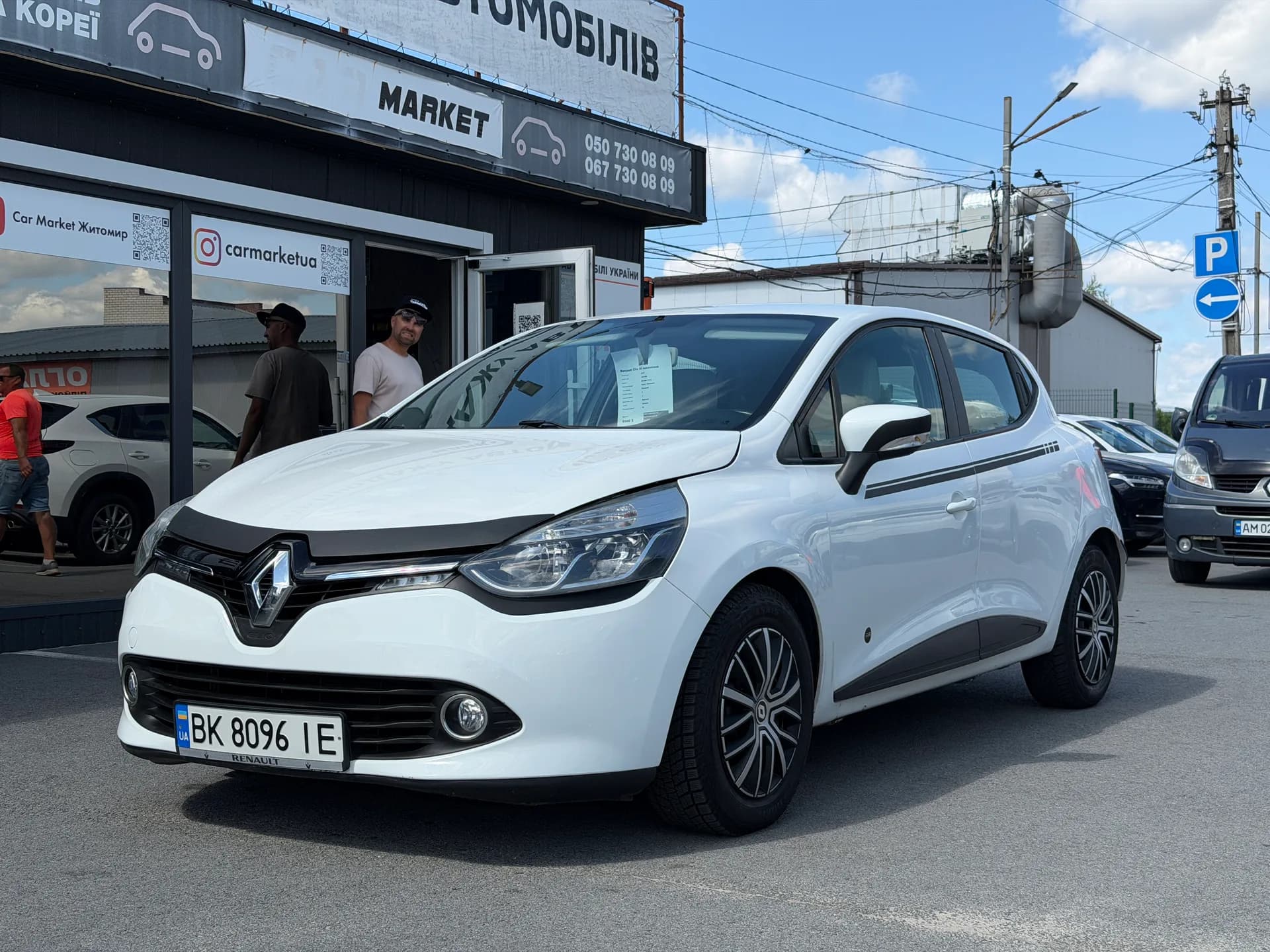 Renault Clio — фото 1