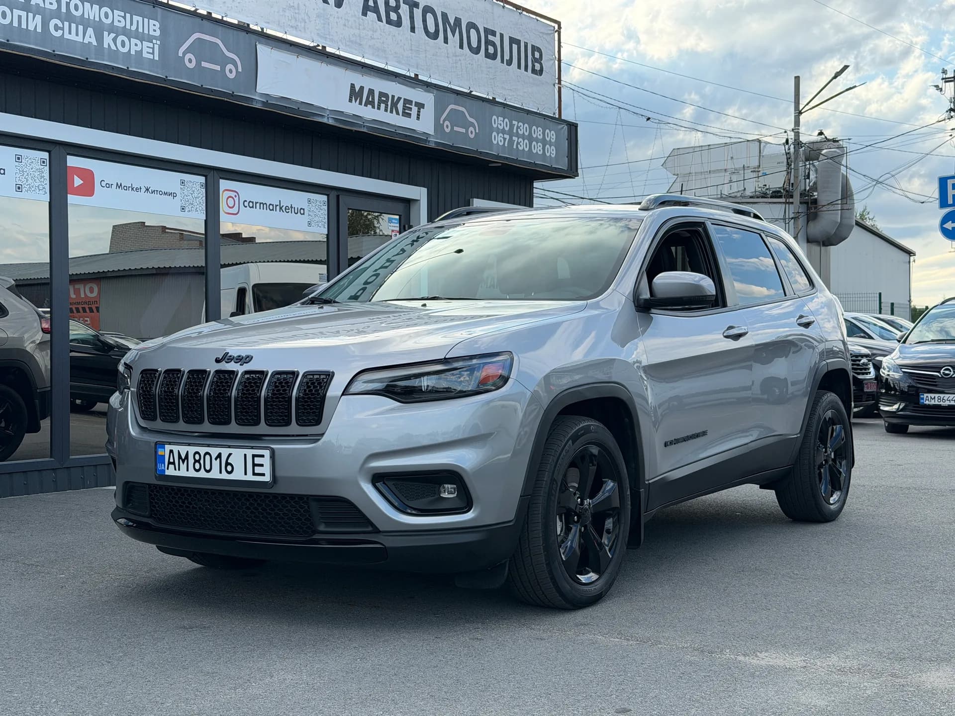 Jeep Cherokee — фото 1