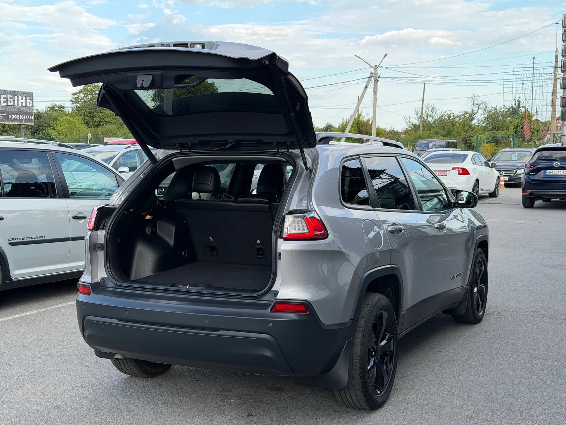 Jeep Cherokee — фото 8