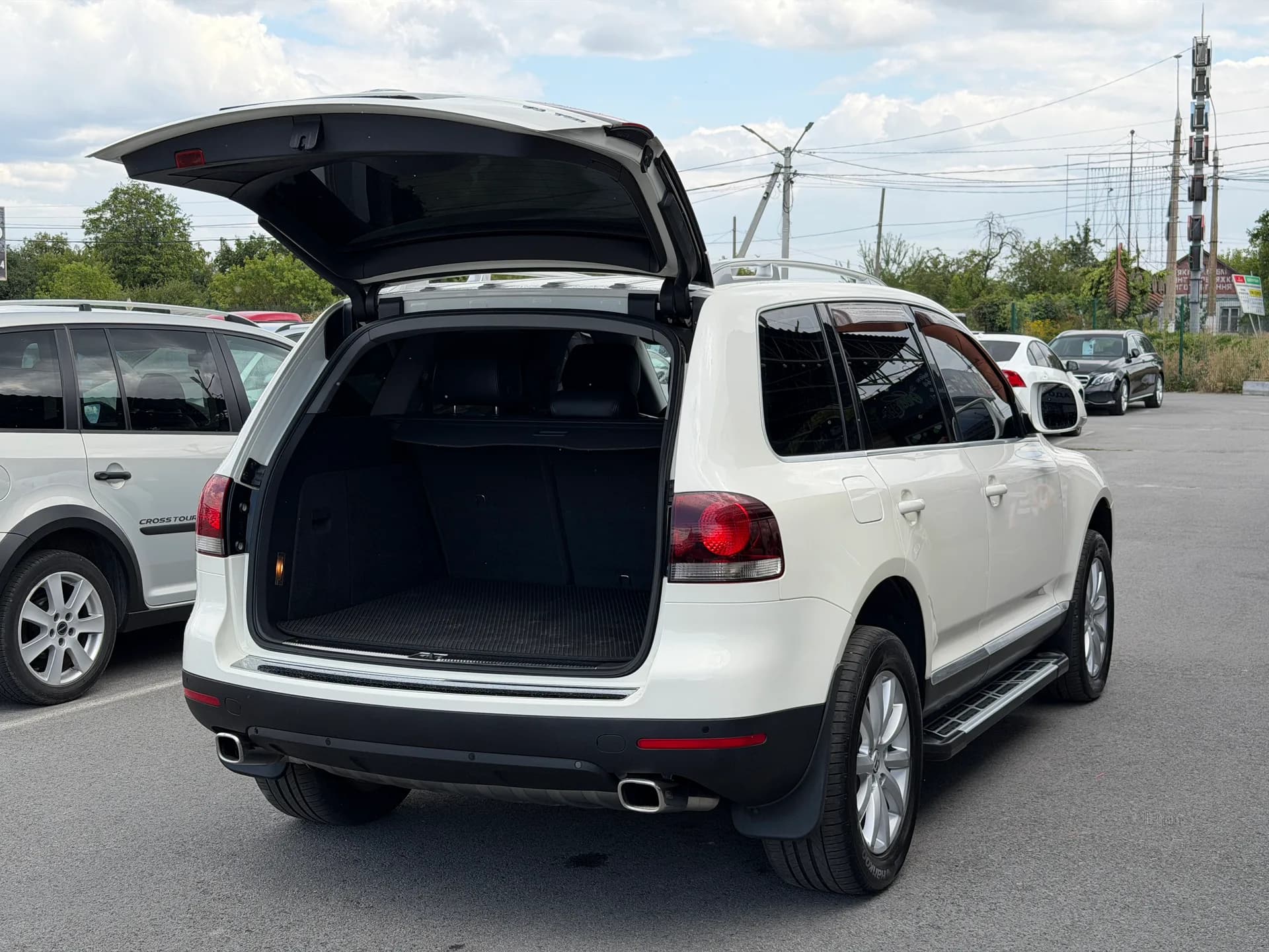 Volkswagen Touareg — фото 8