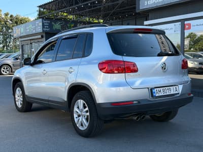 Volkswagen Tiguan — фото 4