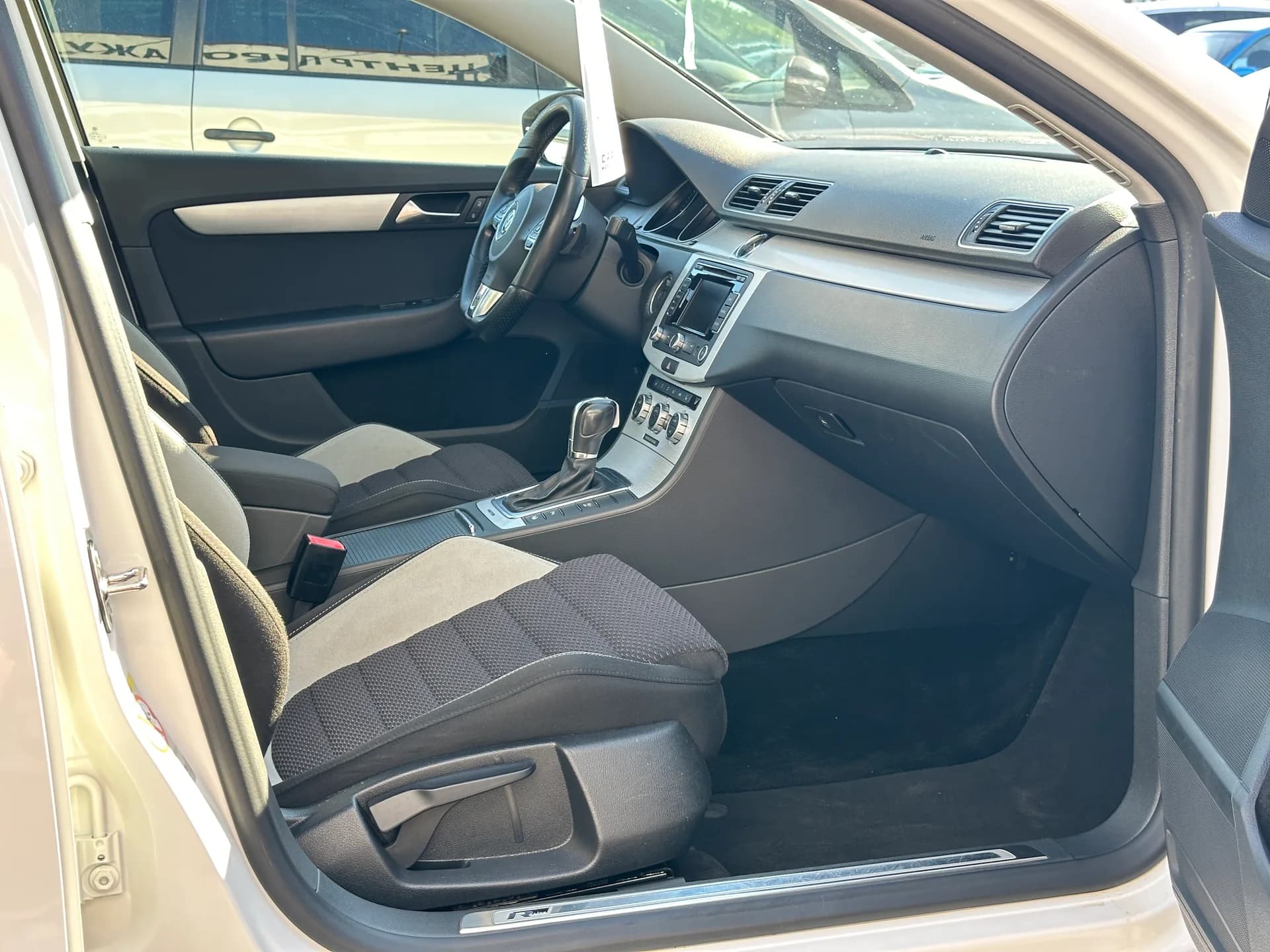 Volkswagen Passat — фото 10
