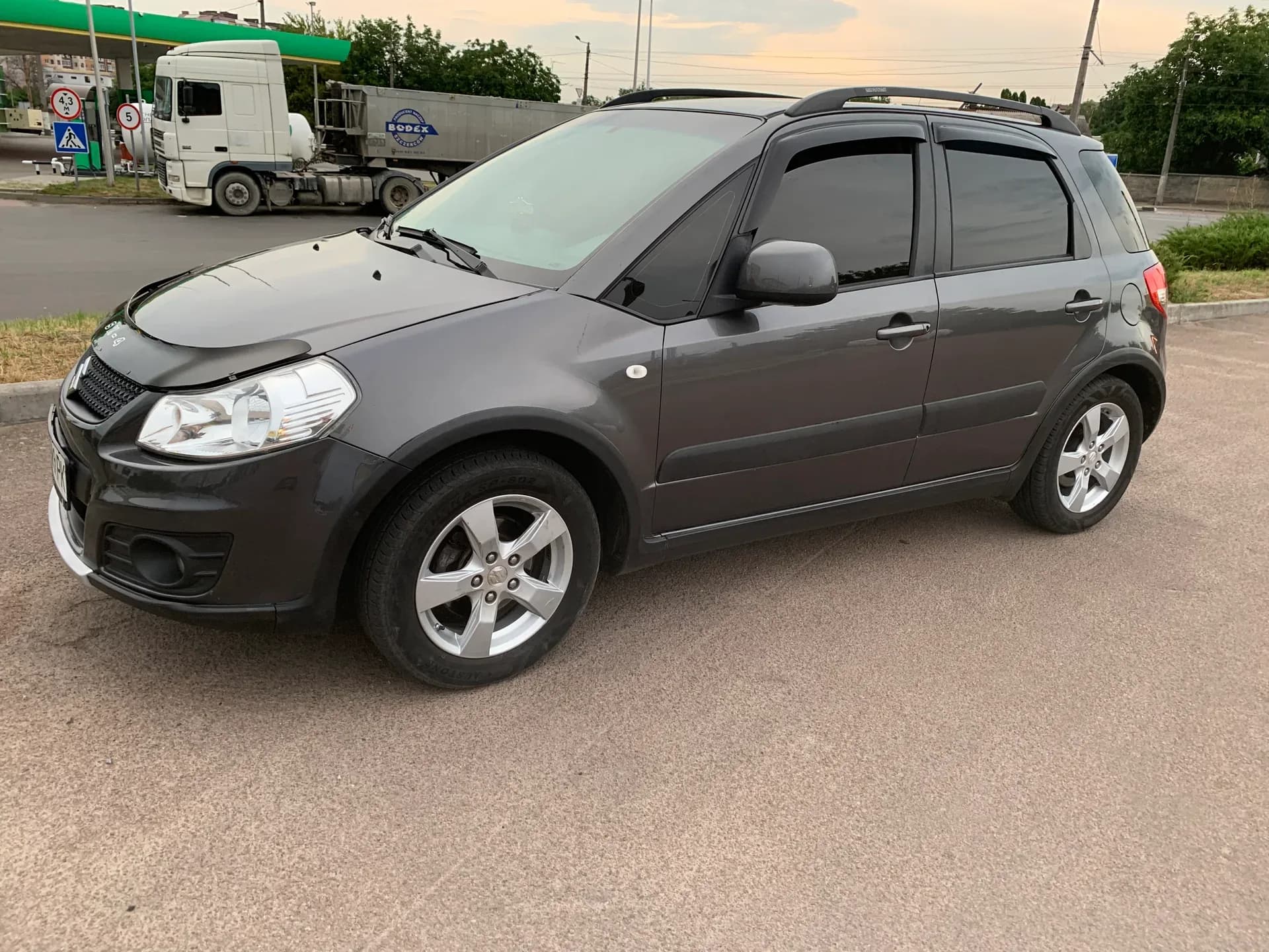 Suzuki SX4 — фото 1