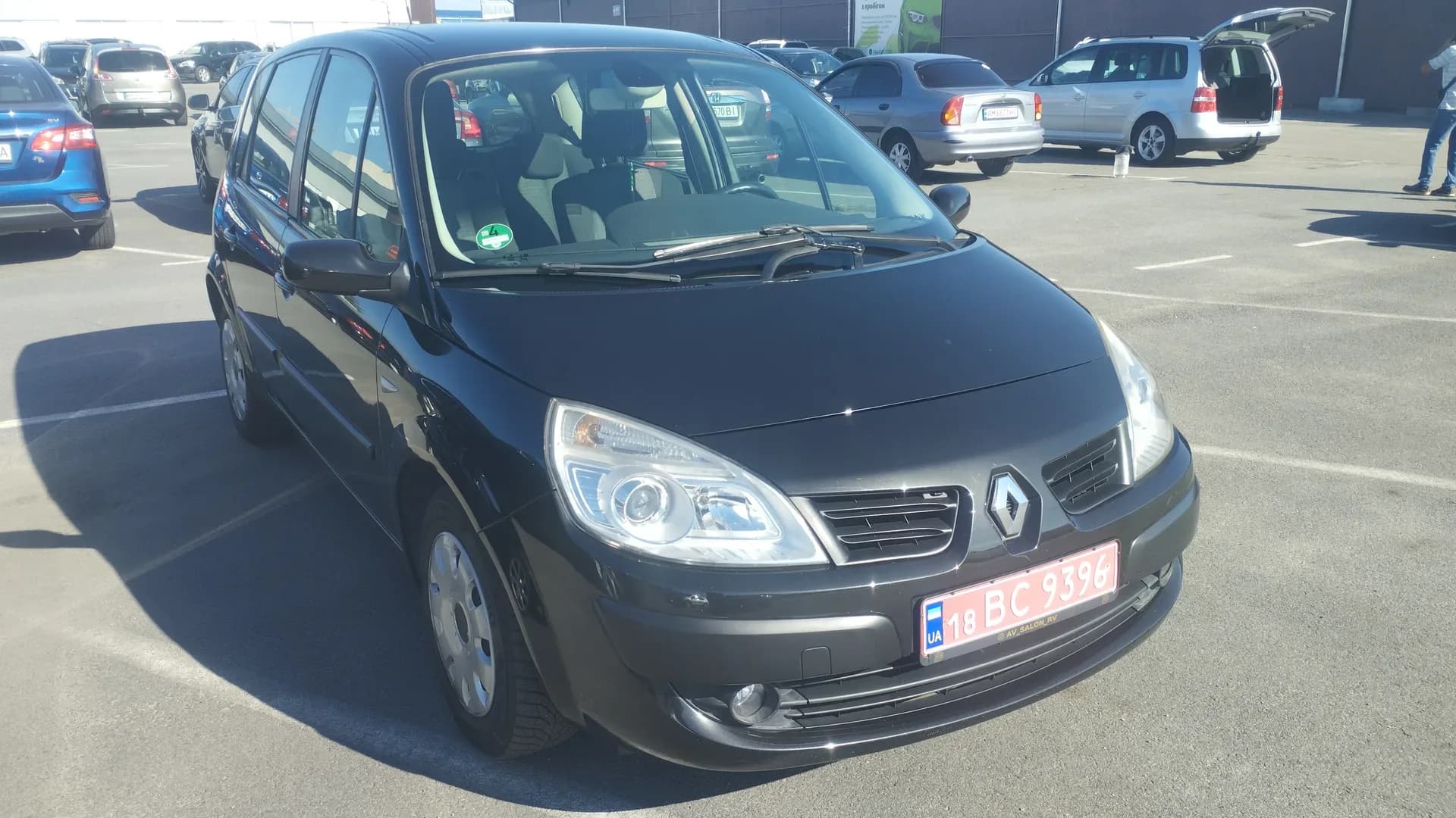 Renault Scenic — фото 1