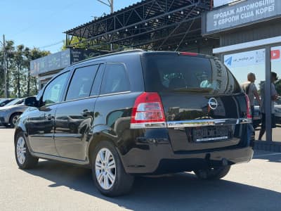 Opel Zafira — фото 4