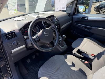 Opel Zafira — фото 5