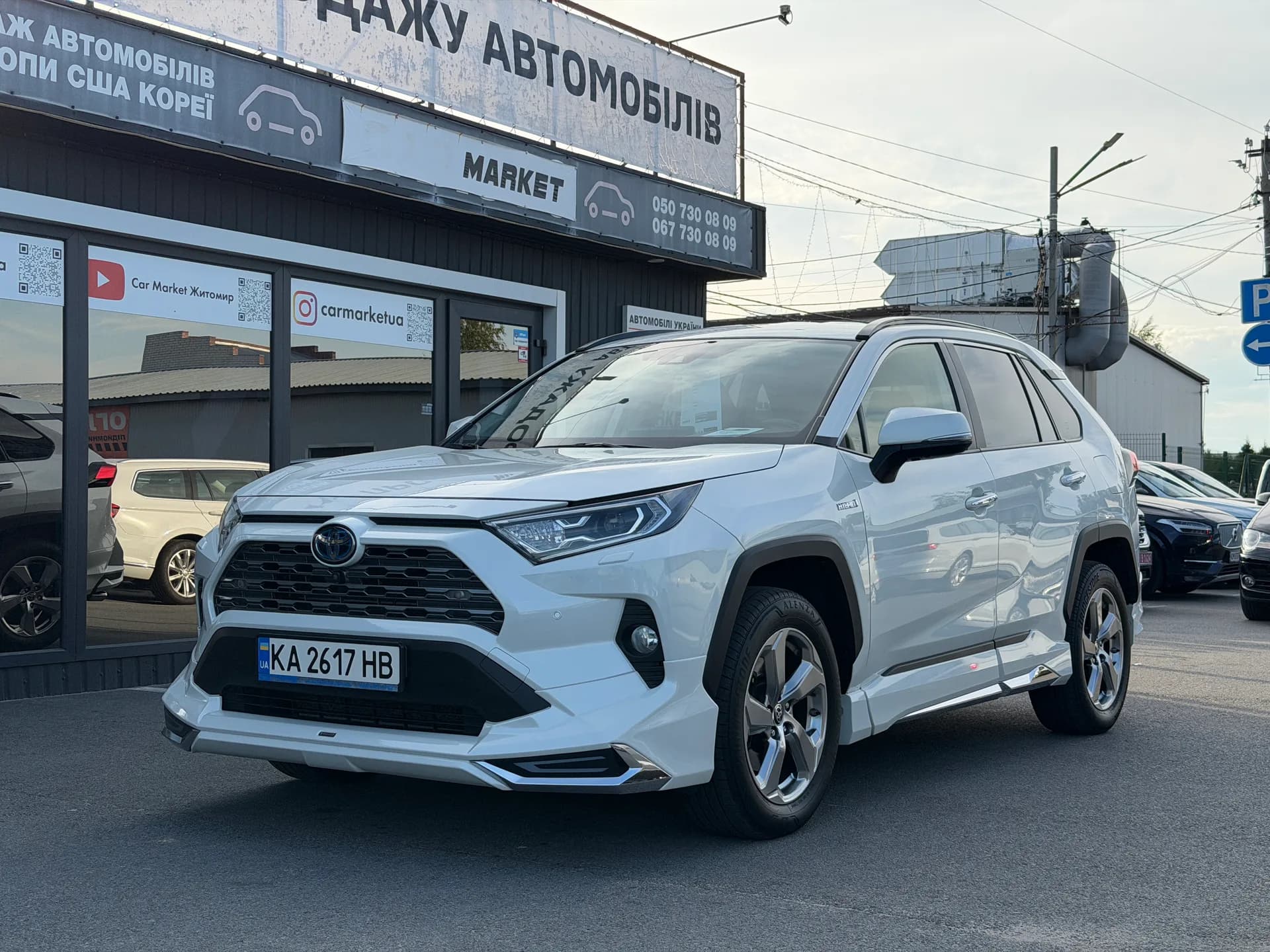 Toyota RAV4 — фото 1