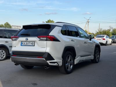 Toyota RAV4 — фото 3