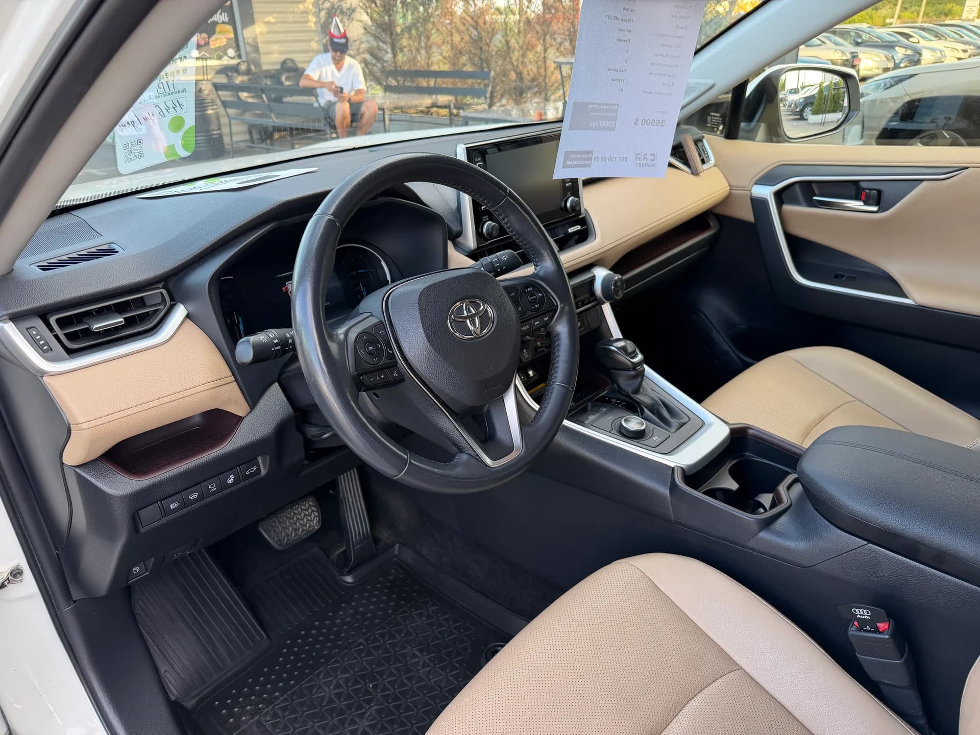 Toyota RAV4 — фото 5