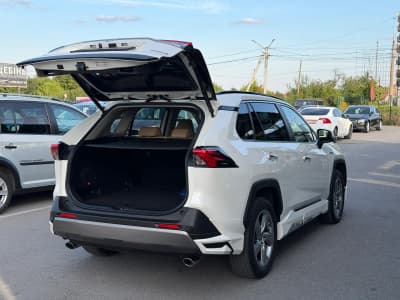 Toyota RAV4 — фото 8