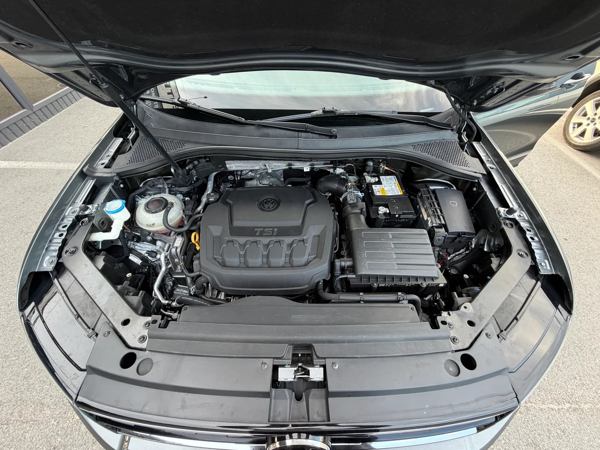 Volkswagen Tiguan — фото 8
