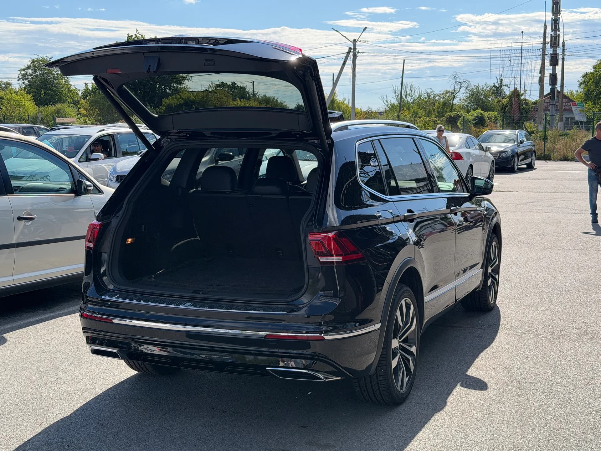 Volkswagen Tiguan — фото 8