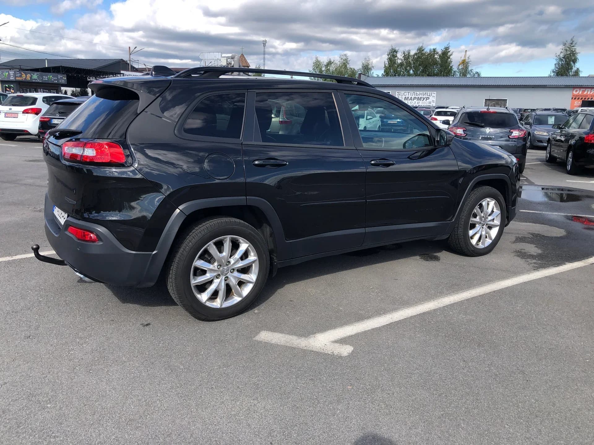 Jeep Cherokee — фото 1