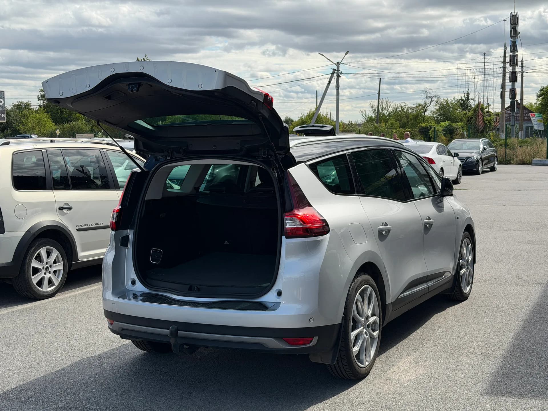 Renault Grand Scenic — фото 8