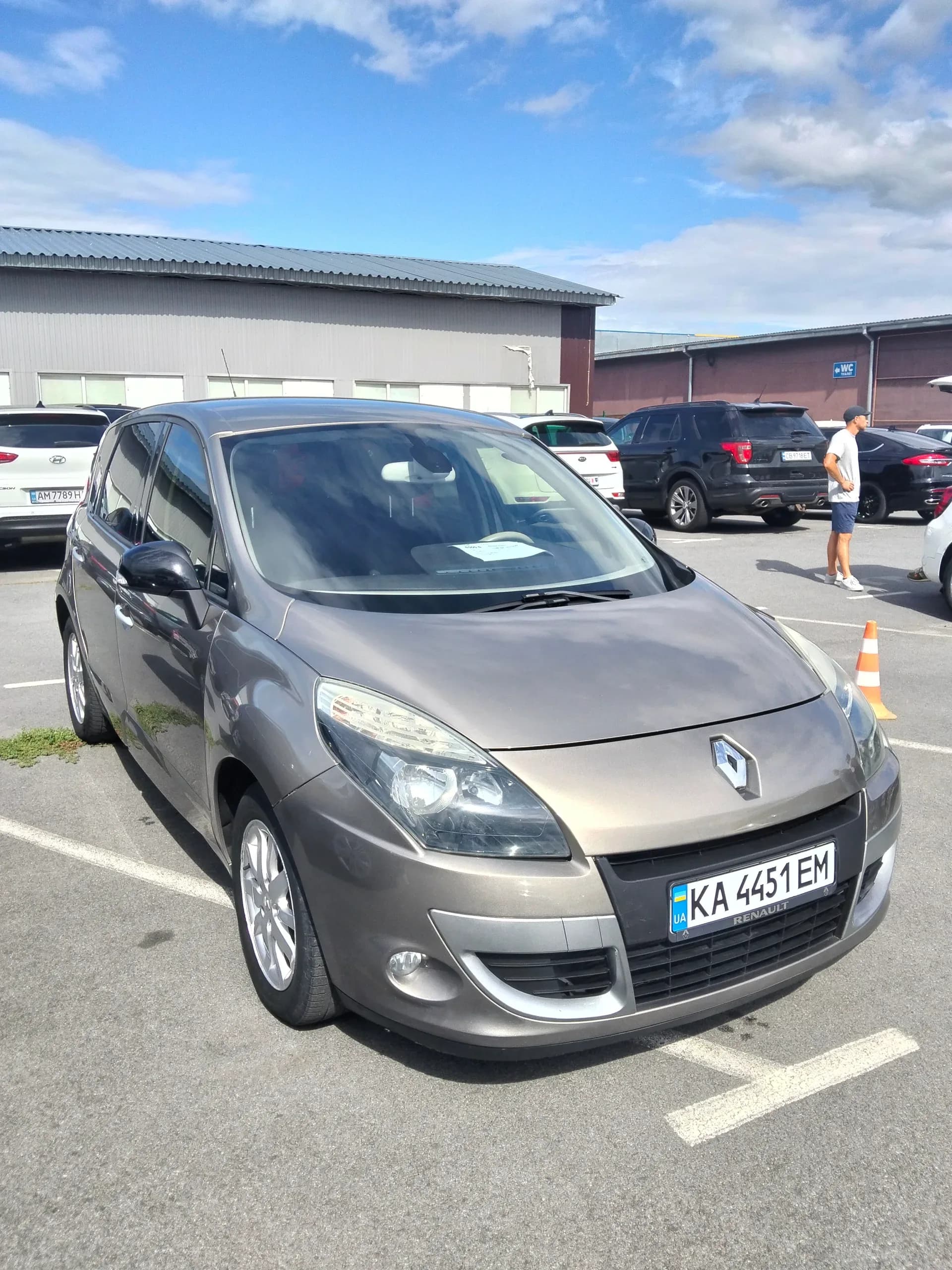 Renault Scenic — фото 1