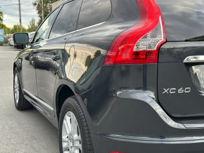 Volvo XC60 — фото 16