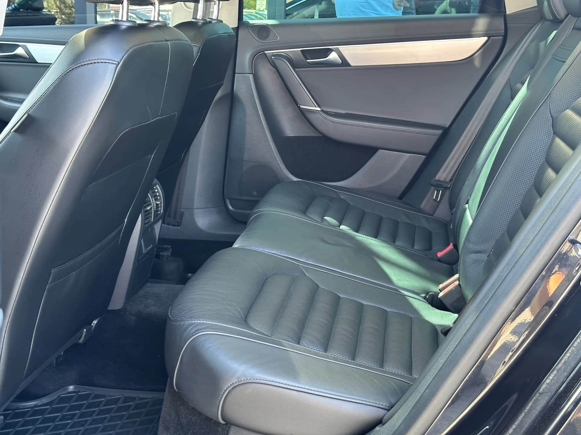 Volkswagen Passat — фото 12