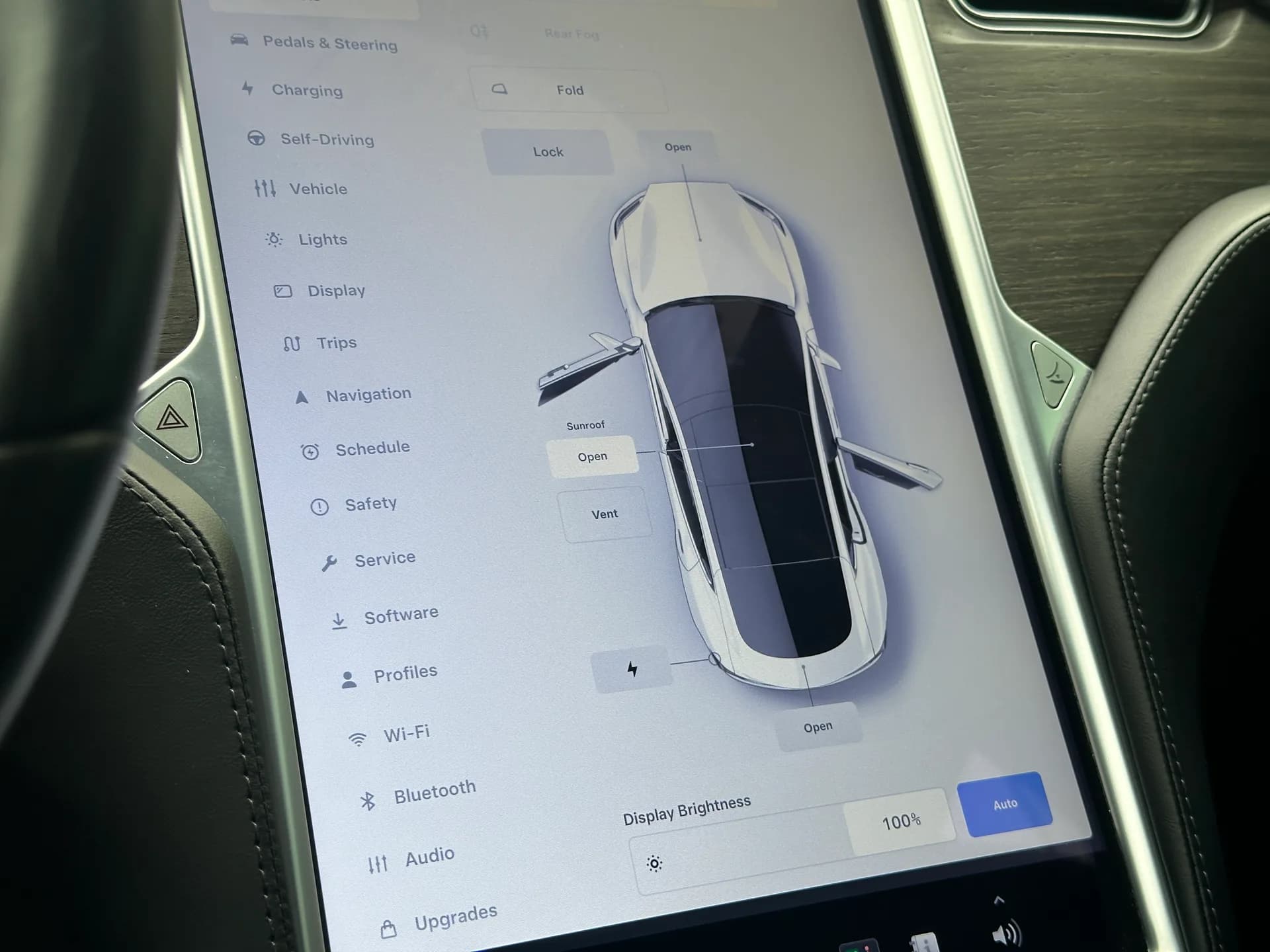 Tesla Model S — фото 11