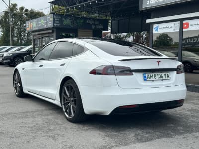Tesla Model S — фото 4