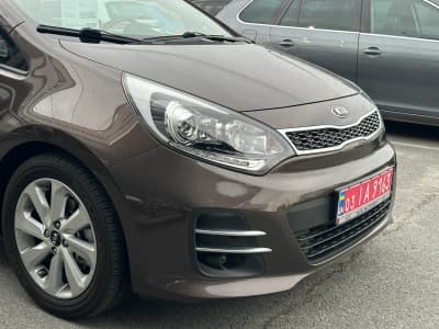 Kia Rio — фото 12