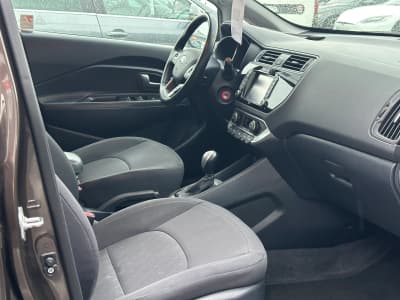Kia Rio — фото 15
