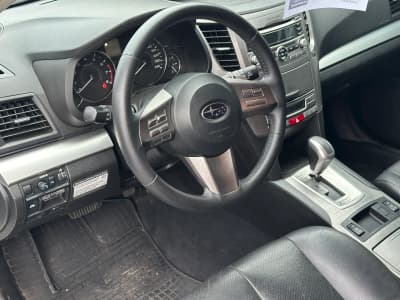 Subaru Outback — фото 7