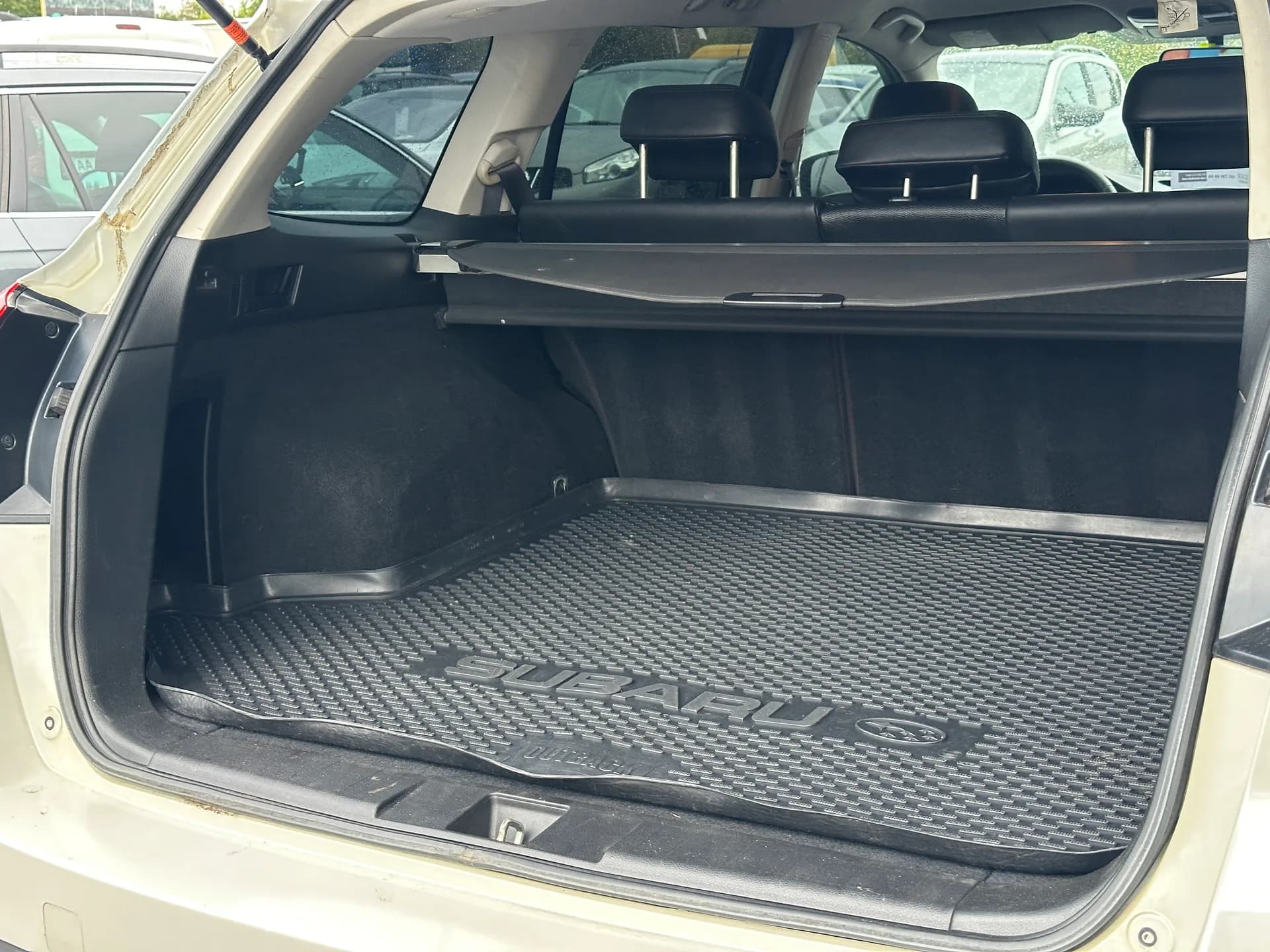 Subaru Outback — фото 9