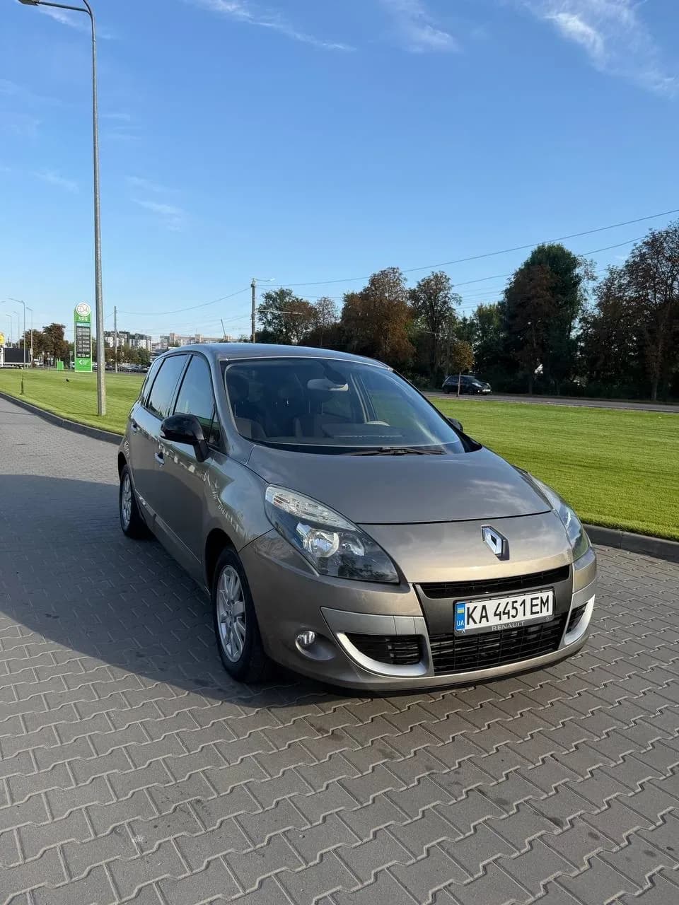 Renault Scenic — фото 1