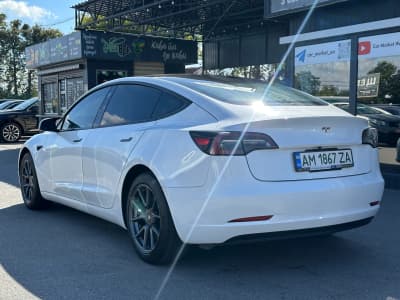 Tesla Model 3 — фото 4