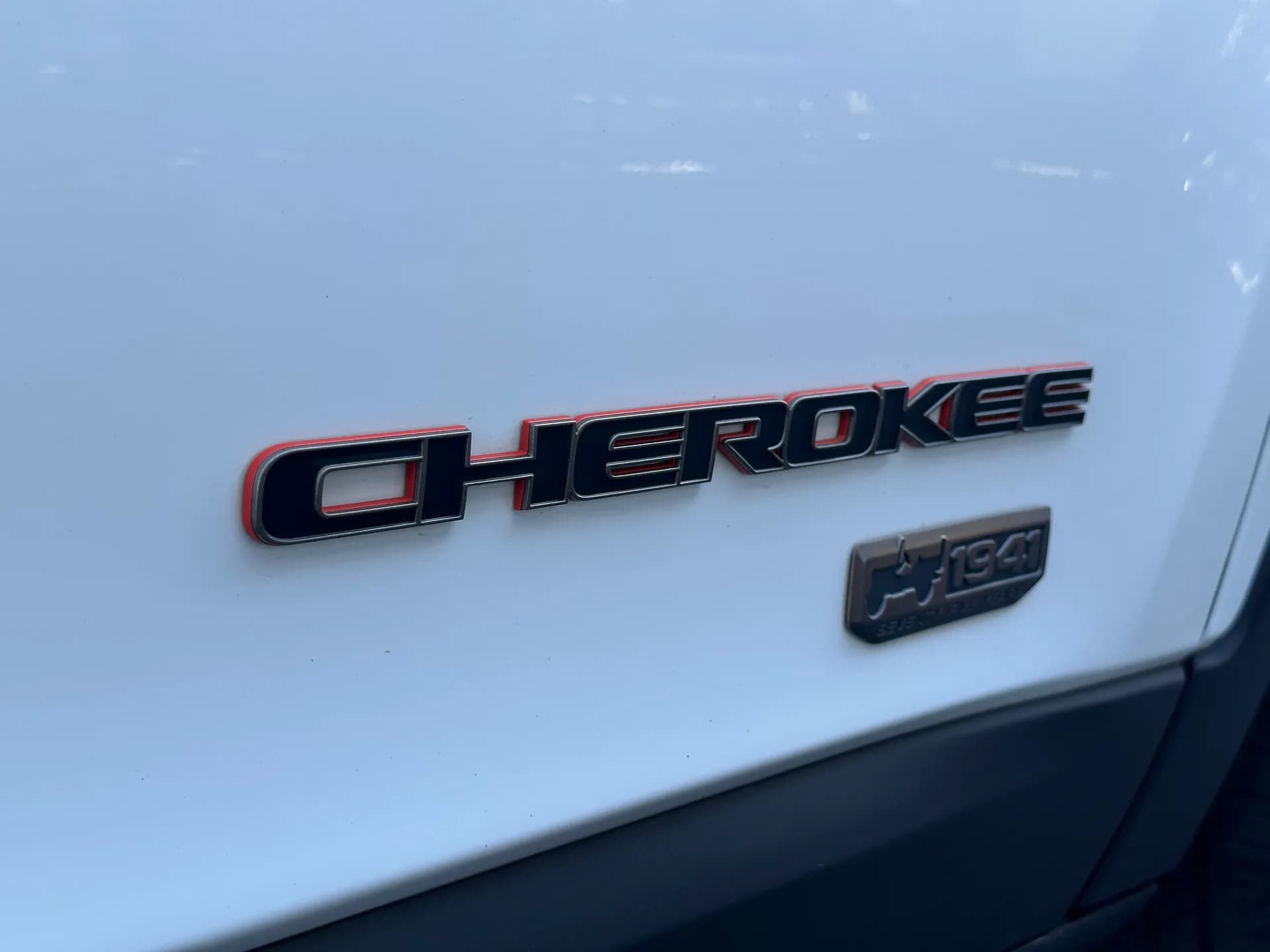 Jeep Cherokee — фото 18