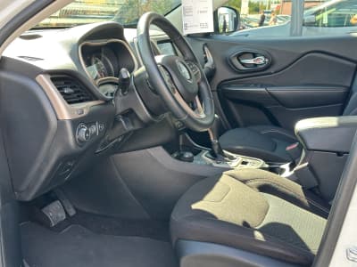 Jeep Cherokee — фото 6