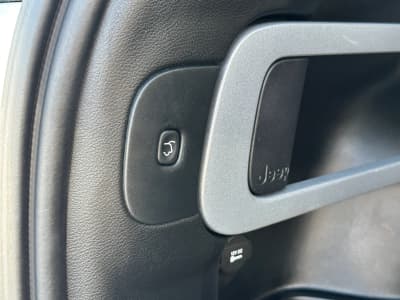 Jeep Cherokee — фото 10