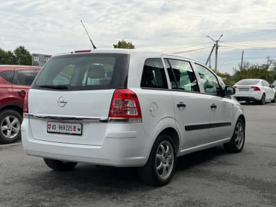 Opel Zafira — фото 3