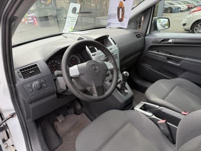 Opel Zafira — фото 5