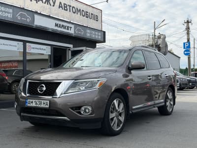 Nissan Pathfinder — фото 1