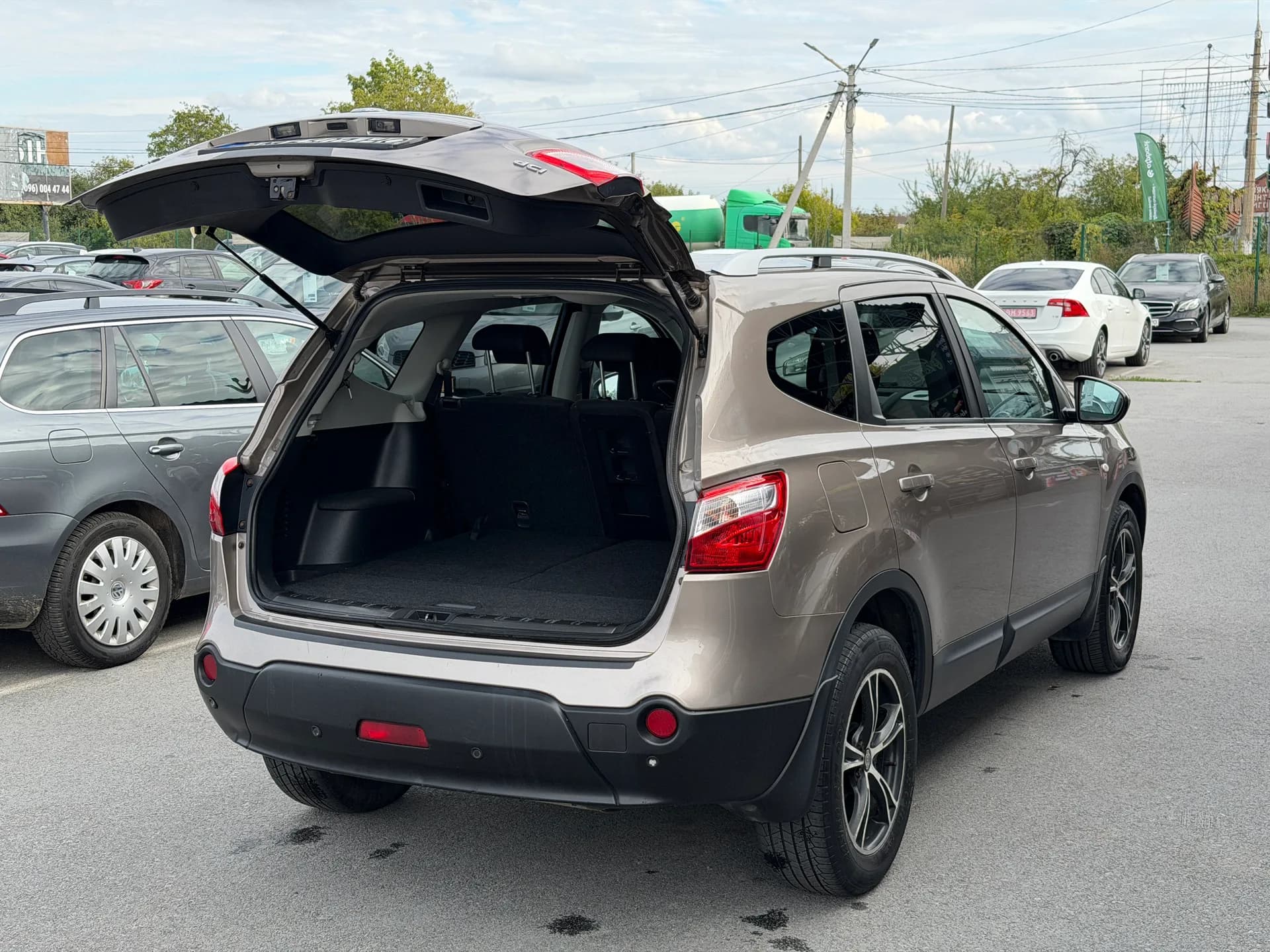 Nissan Qashqai+2 — фото 8