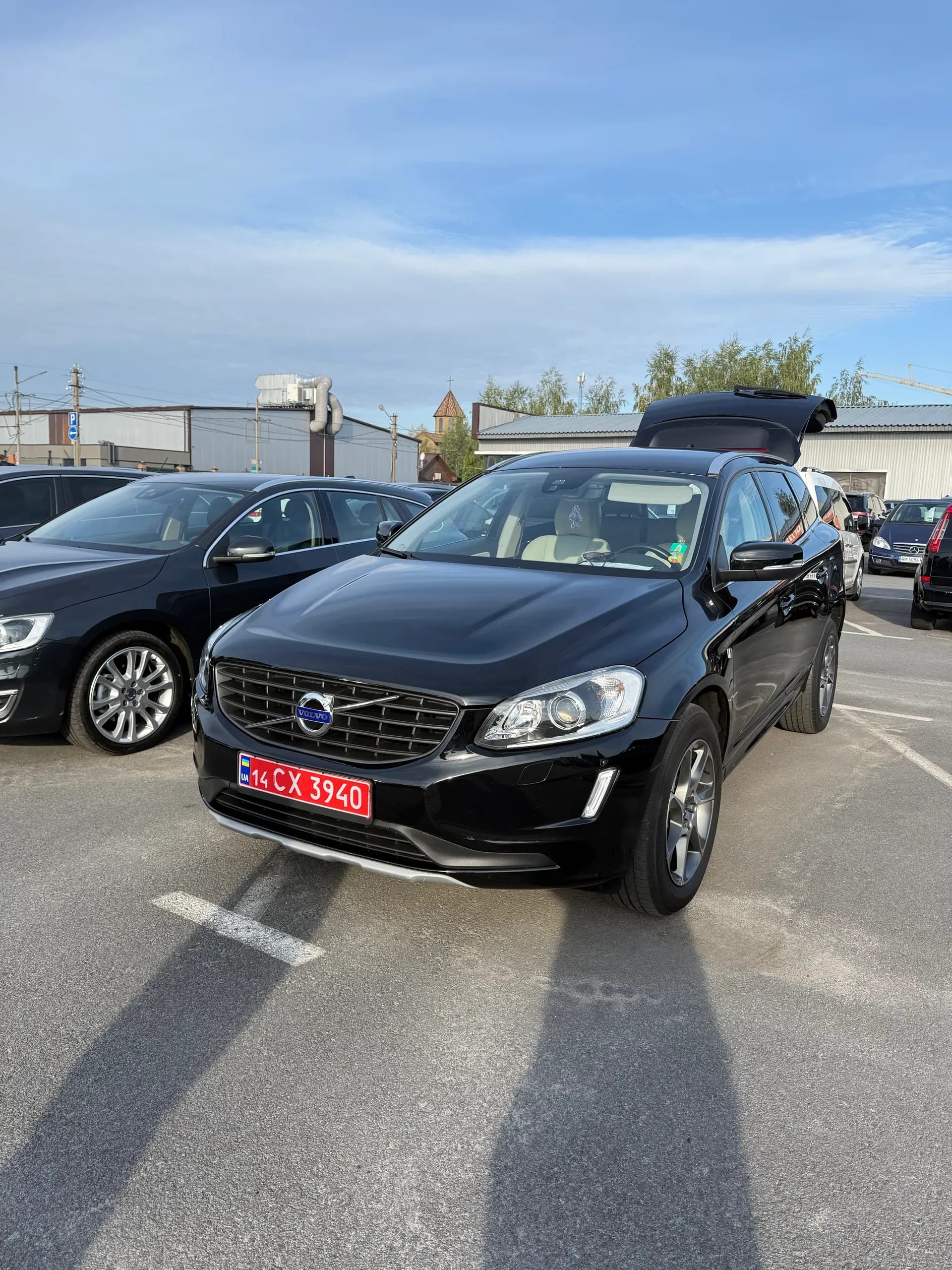 Volvo XC60 — фото 1