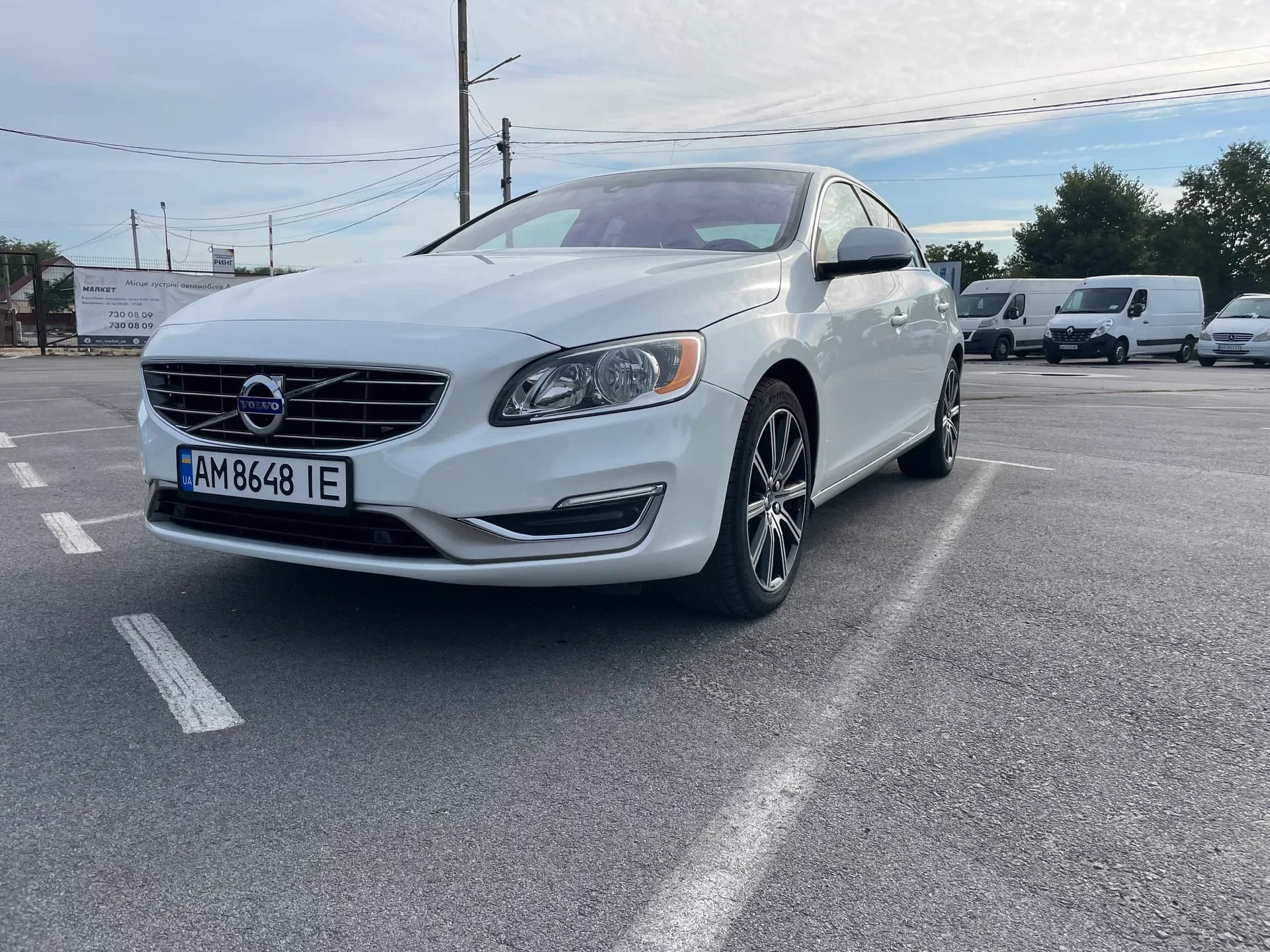 Volvo S60 — фото 1