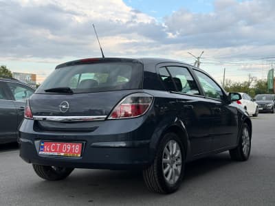 Opel Astra — фото 4