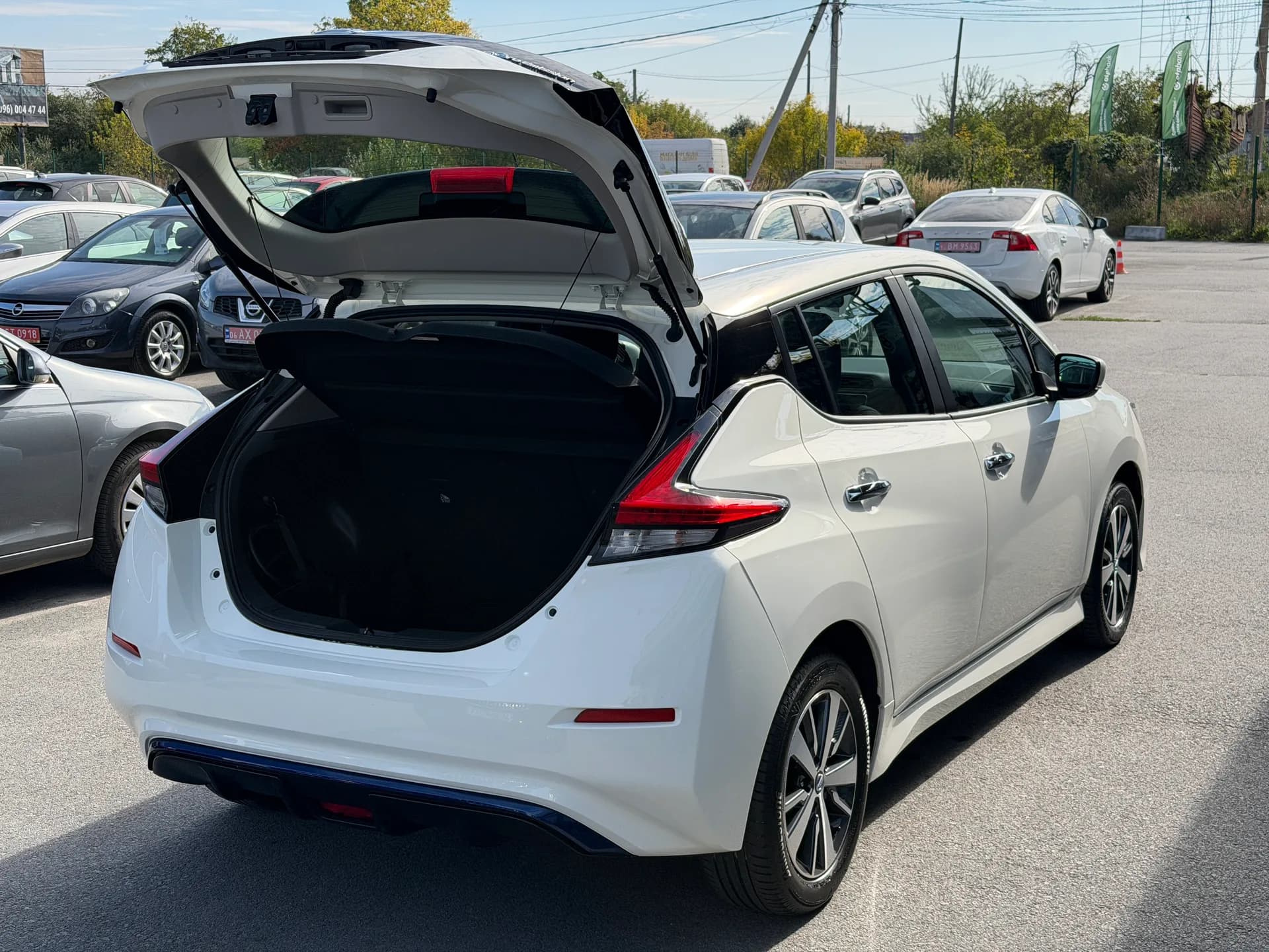 Nissan Leaf — фото 9