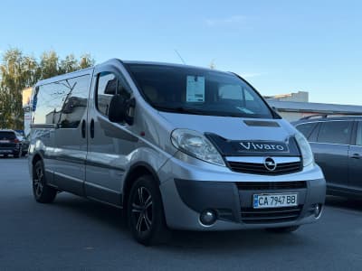 Opel Vivaro — фото 2