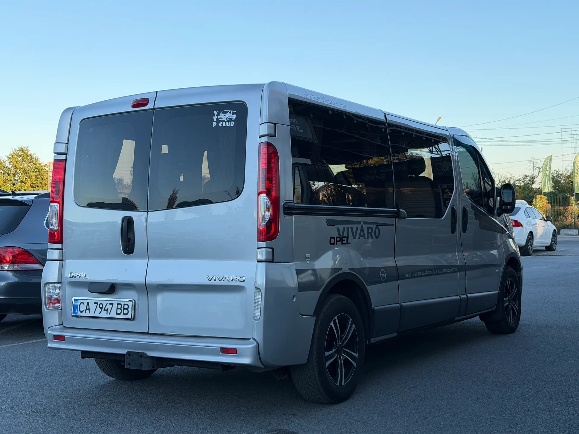 Opel Vivaro — фото 3