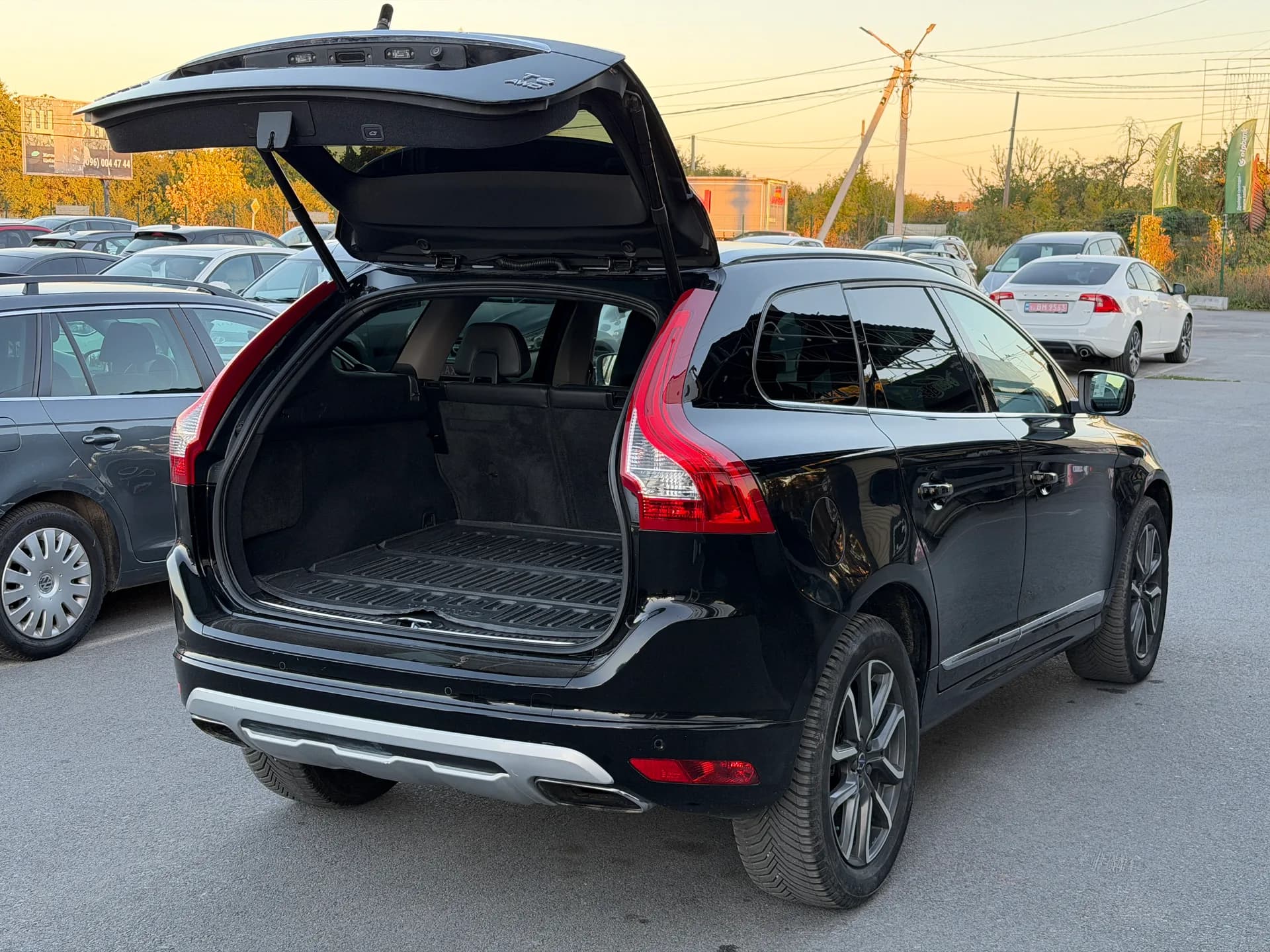 Volvo XC60 — фото 8