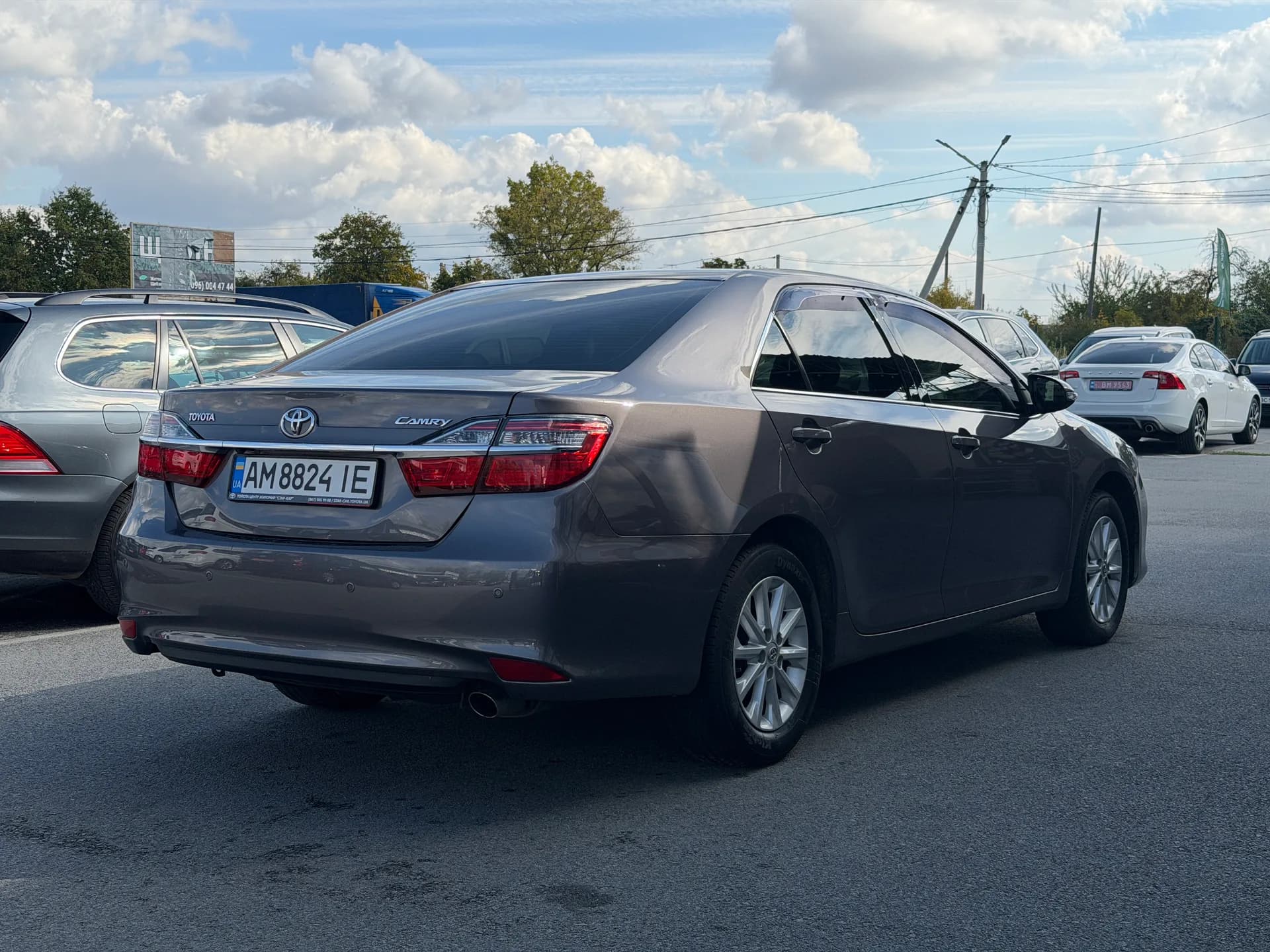 Toyota Camry — фото 3
