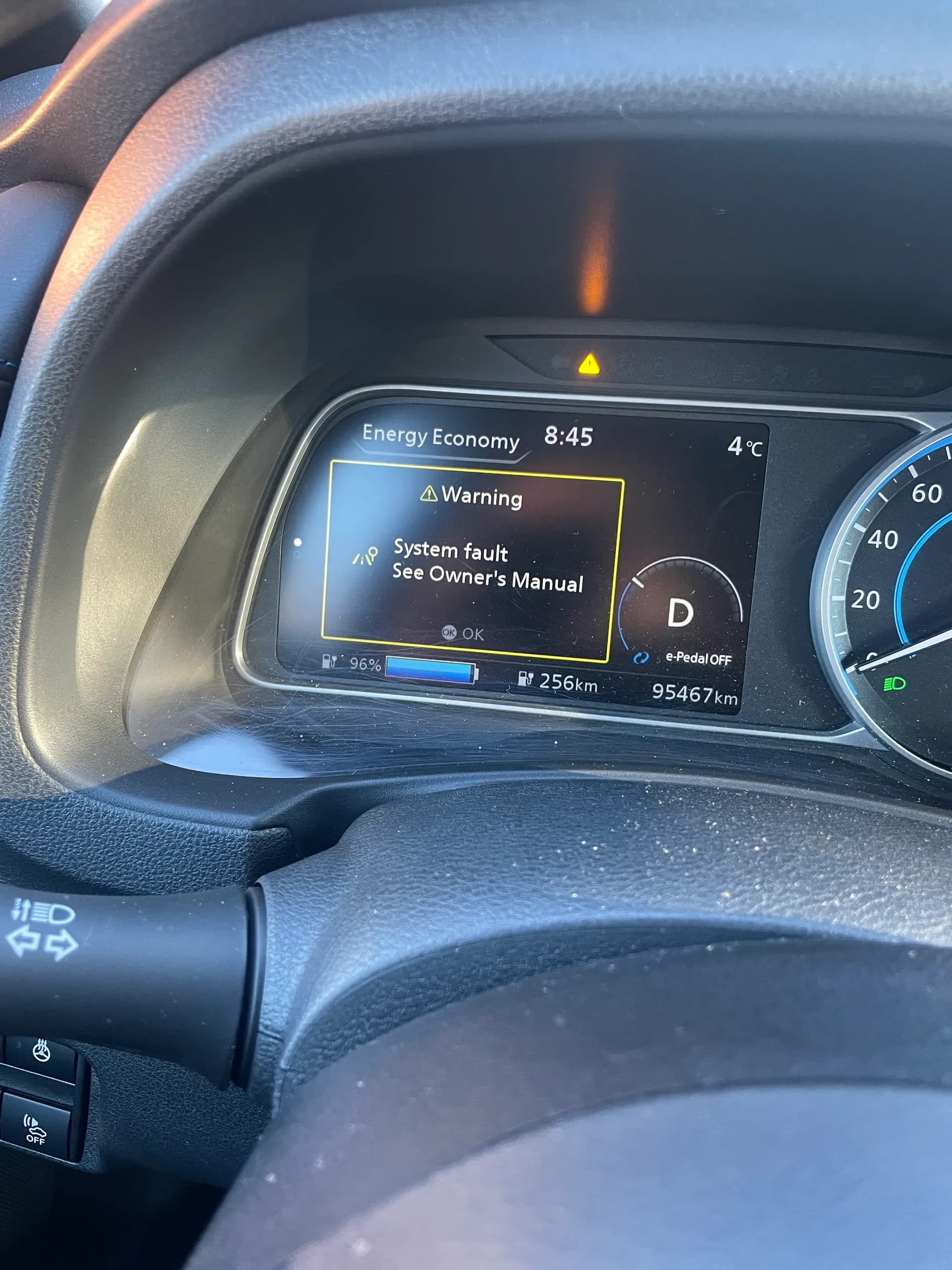 Nissan Leaf — фото 1
