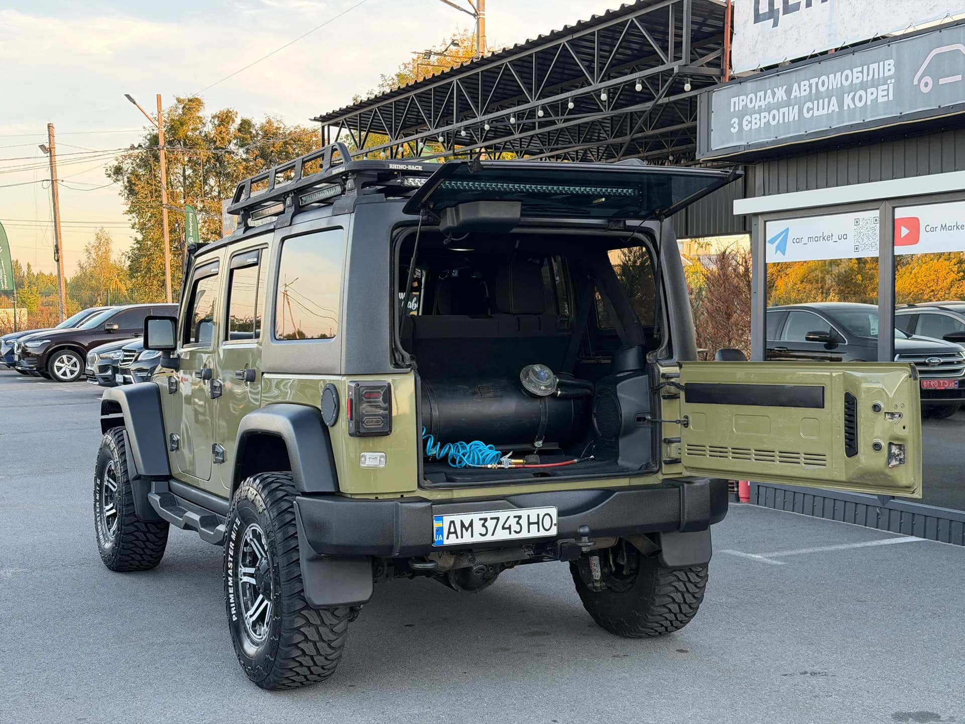 Jeep Wrangler — фото 8
