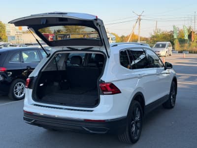 Volkswagen Tiguan — фото 8