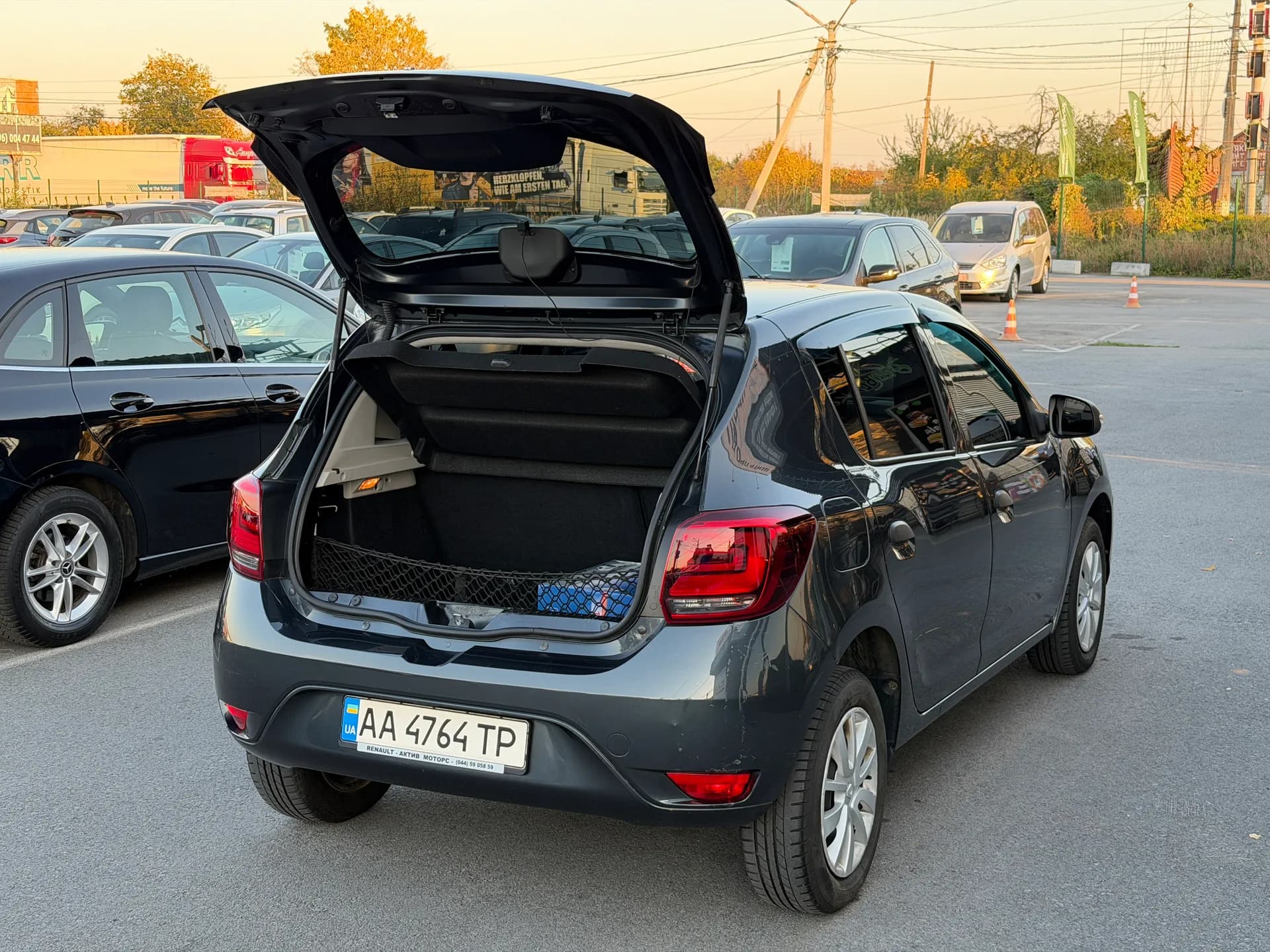 Renault Sandero — фото 8